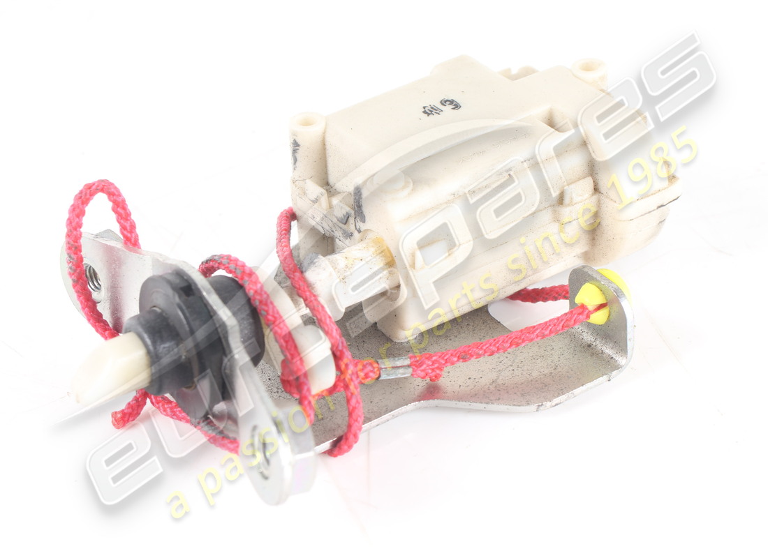 ACTIONNEUR DE TRAPPE DE REMPLISSAGE DE CARBURANT COMPLET D'OCCASION Ferrari NUMÉRO DE PIÈCE 86009000 (1) ACTIONNEUR DE TRAPPE DE REMPLISSAGE DE CARBURANT COMPLET D'OCCASION Ferrari NUMÉRO DE PIÈCE 86009000 (1)