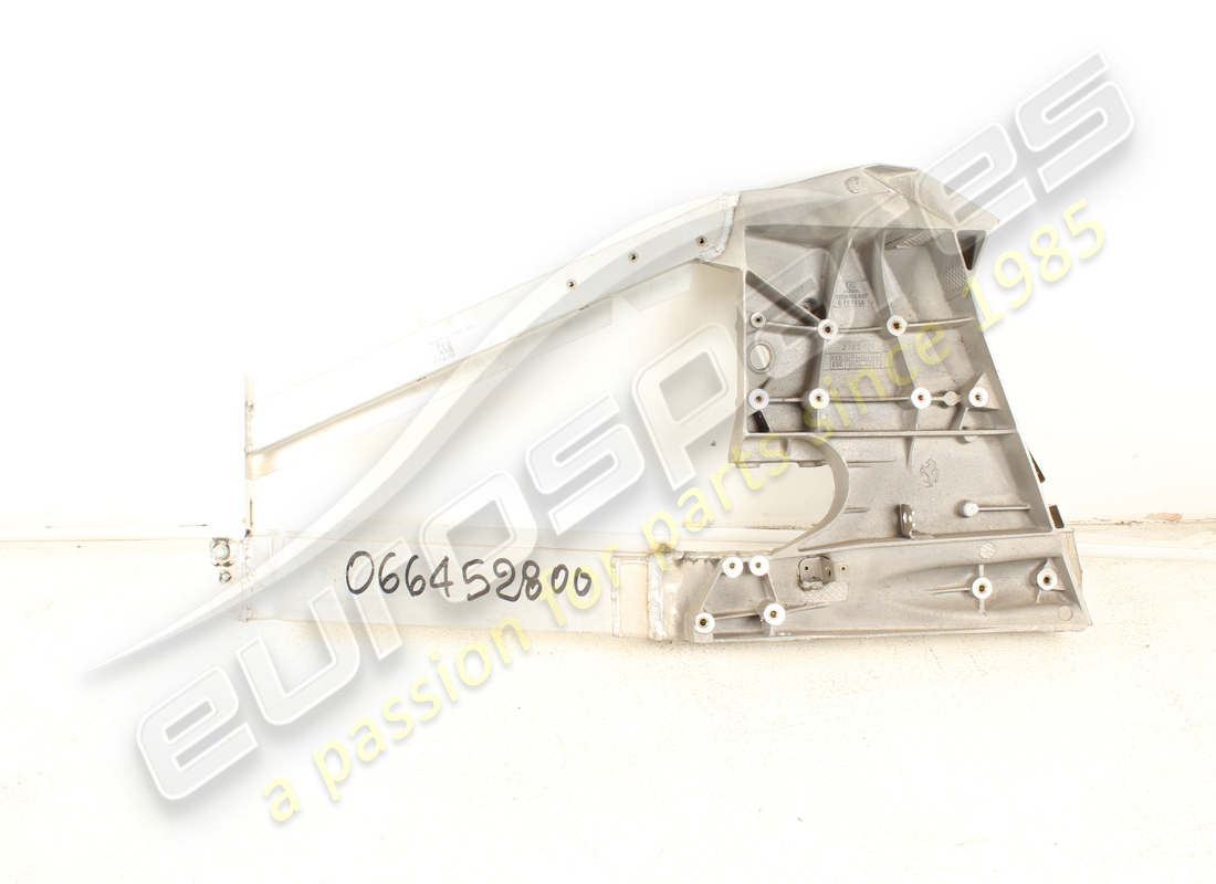 nouveau ferrari crosse latéral avant gauche. numéro de pièce 66452800 (2)