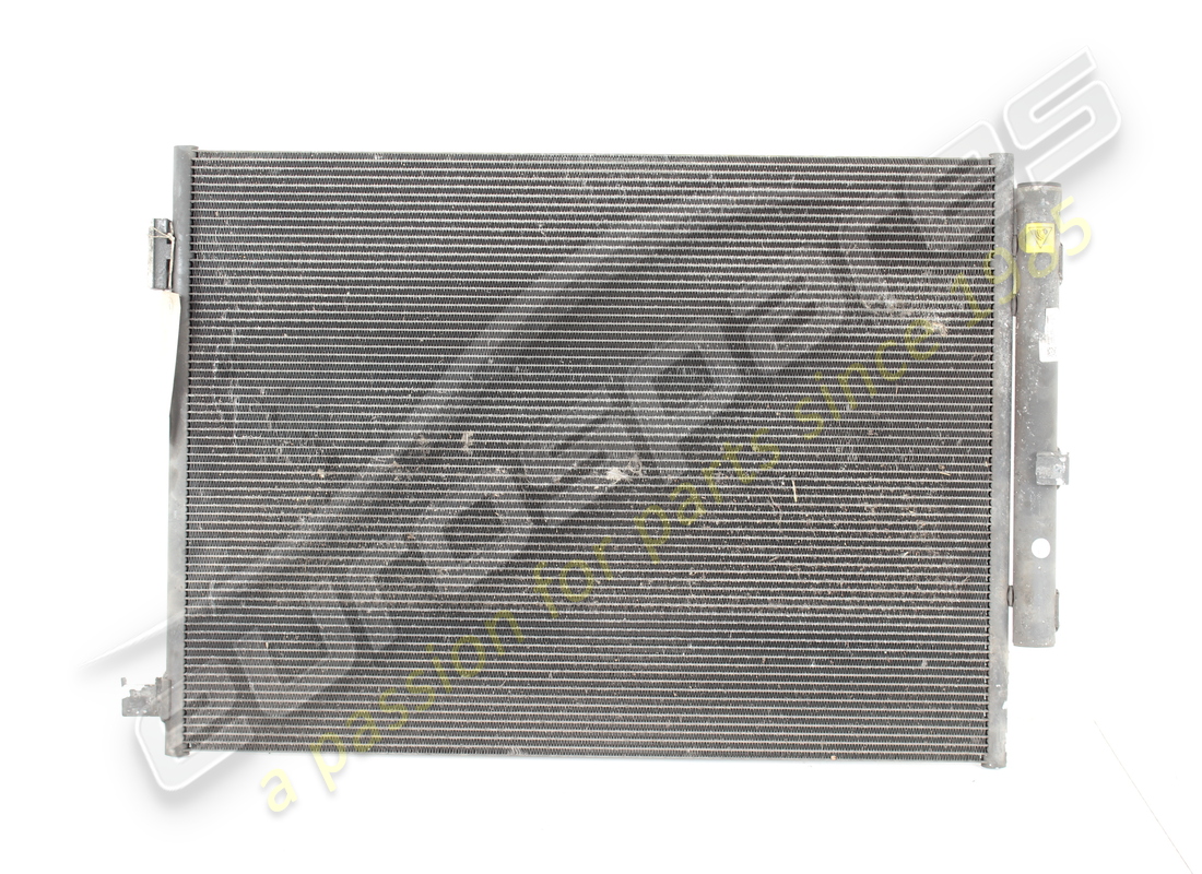 Condenseur de climatisation d'occasion Maserati. Numéro de pièce 670001594 (1)