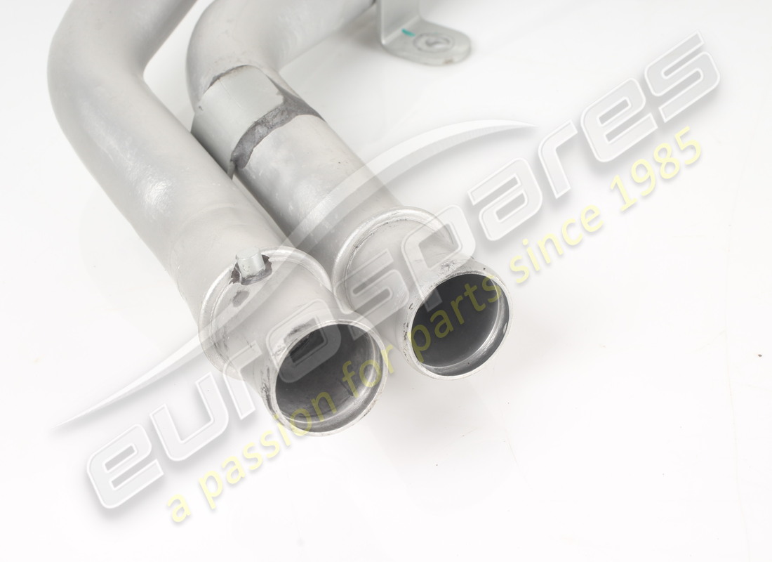 TUYAU DE REFROIDISSEMENT À BOBINE D'OCCASION FERRARI. NUMÉRO DE PIÈCE 852671 (2) tuyau de refroidissement à bobine d'occasion ferrari. numéro de pièce 852671 (2)