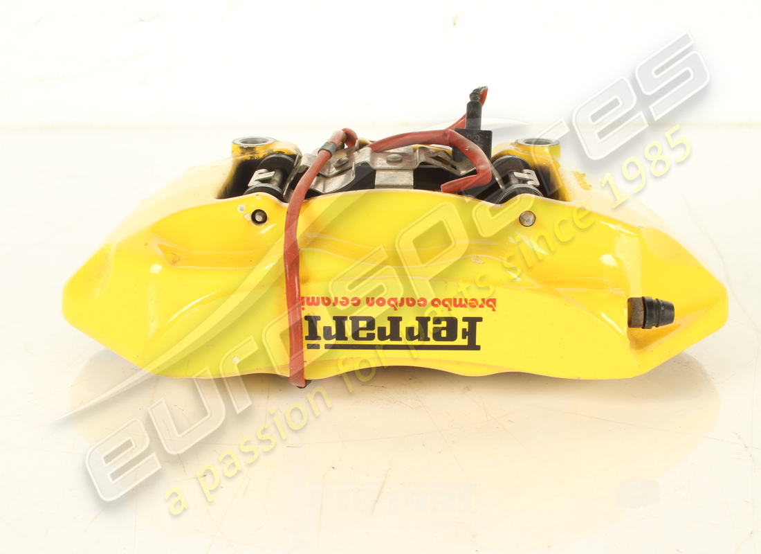 étrier arrière gauche ferrari utilisé avec plaquettes. numéro de pièce 282932 (1)