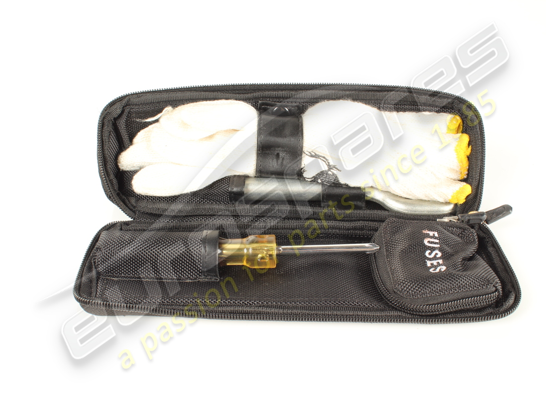 trousse à outils ferrari utilisée. numéro de pièce 268083 (2)