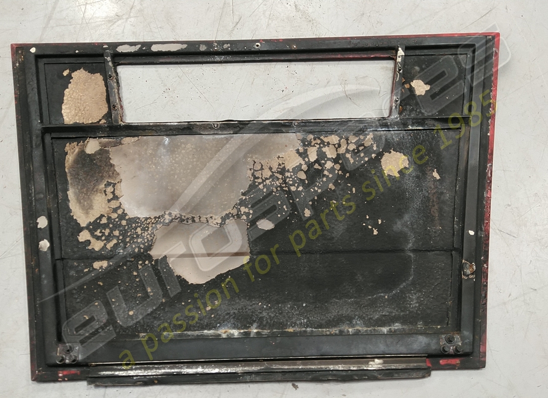 endommagé ferrari couvercle moteur rhd numéro de pièce 40178907 (2)