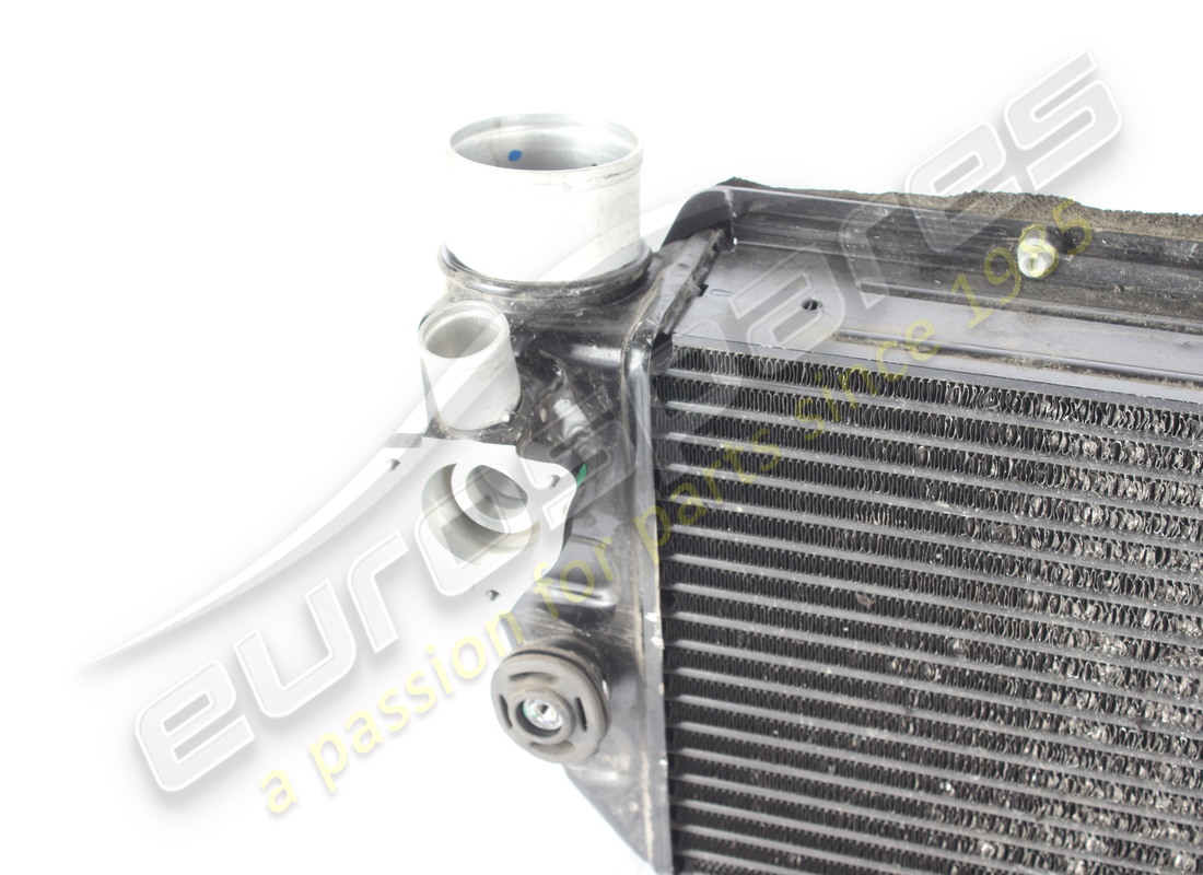 refroidisseur intermédiaire lh utilisé ferrari. numéro de pièce 336492 (2)
