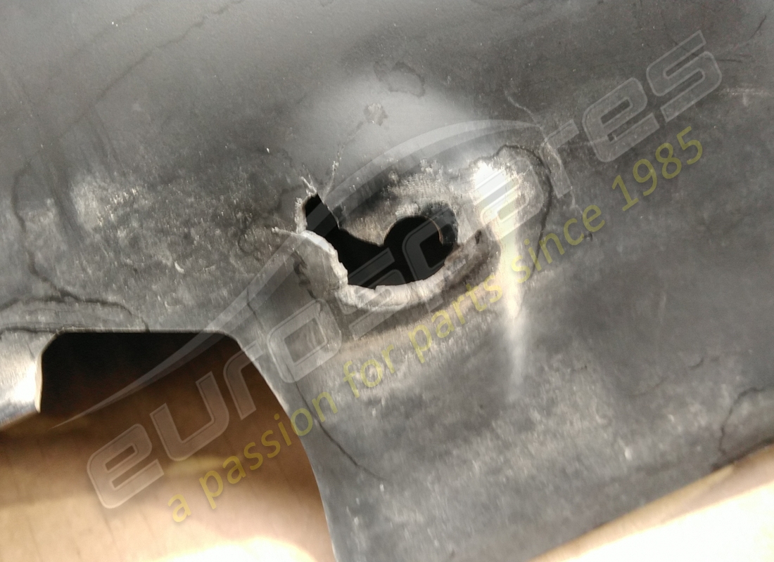 coque de la roue lamborghini endommagée. numéro de pièce 400821191a (4)