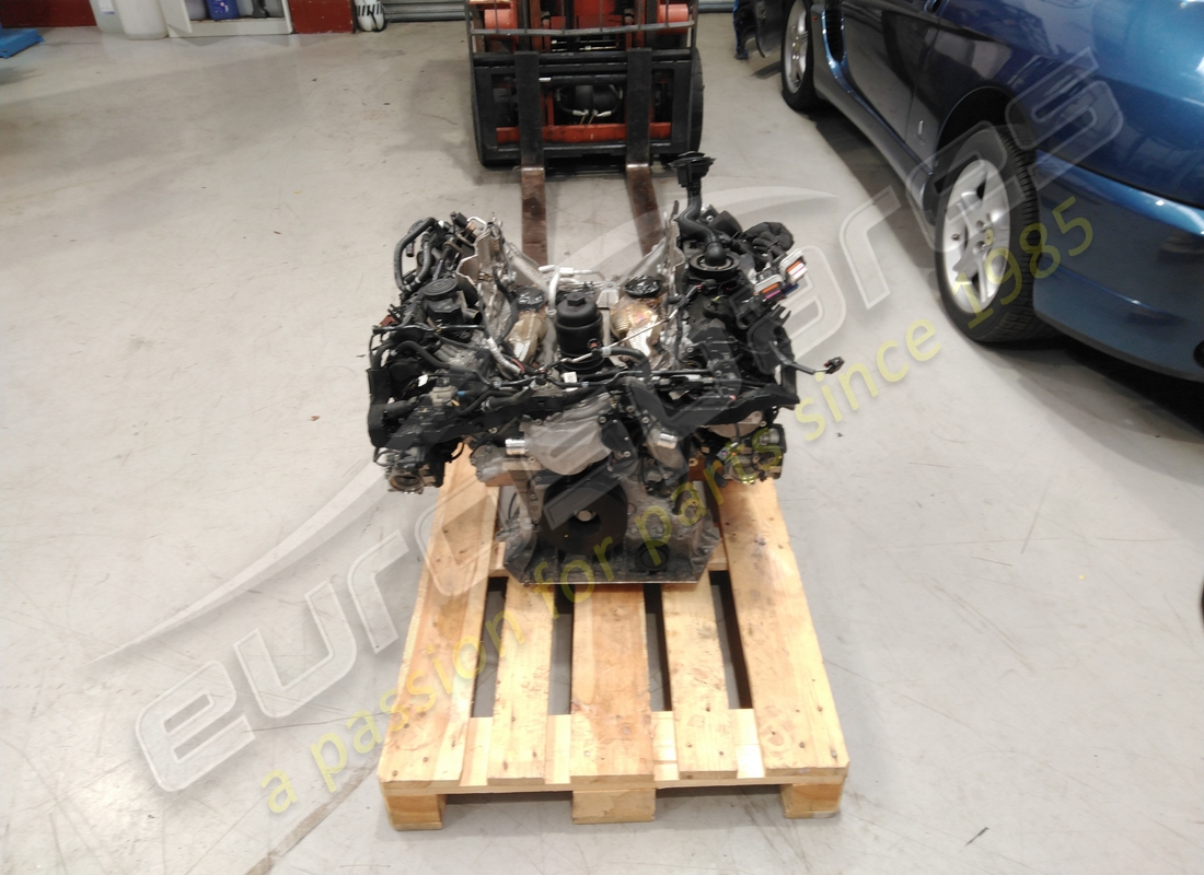 MOTEUR Lamborghini UTILISÉ. NUMÉRO DE PIÈCE 0P2100021S (1)