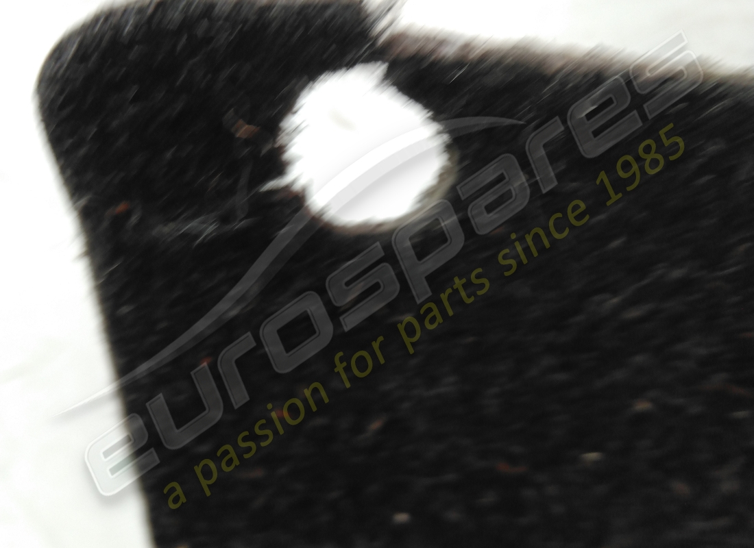 protection de passage de roue avant gauche endommagée maserati. numéro de pièce 670102659 (3)