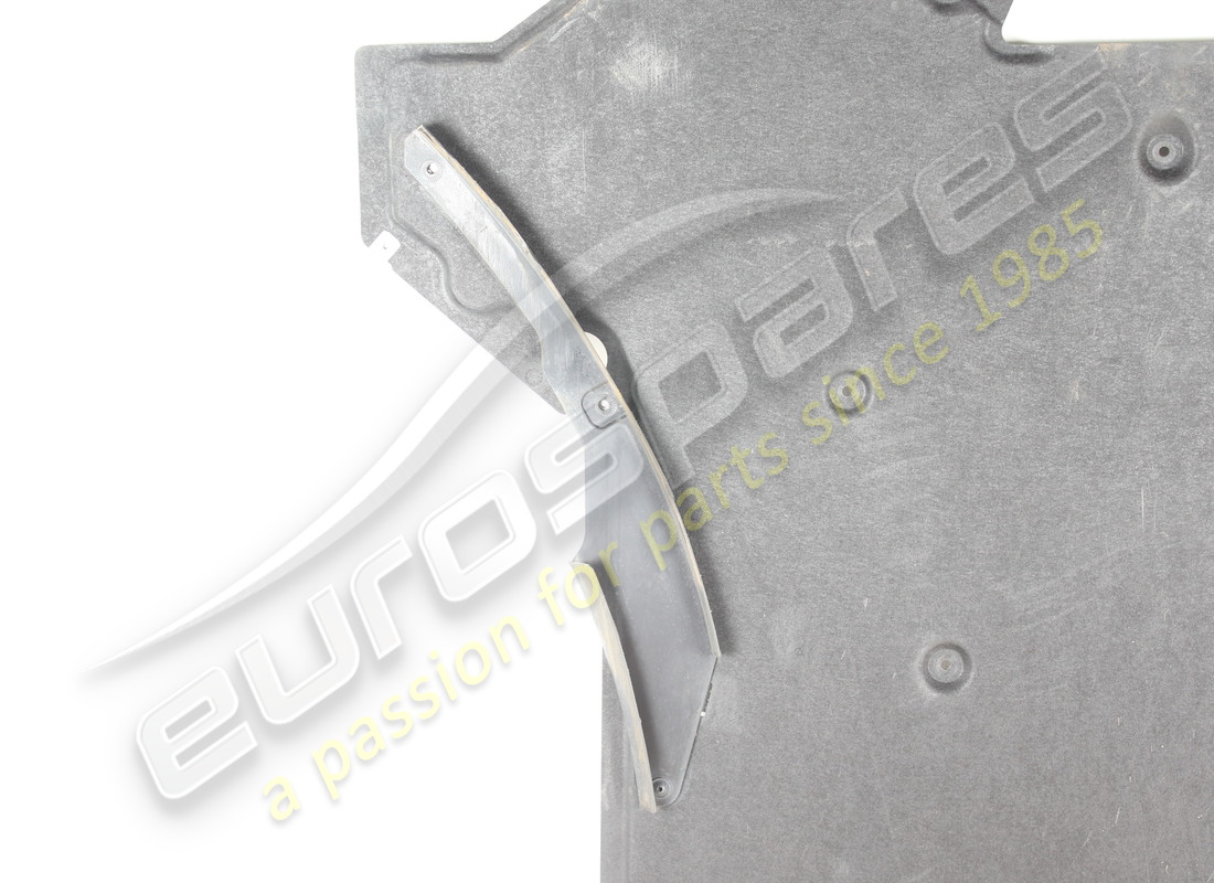 garniture de dessous de caisse endommagée porsche. numéro de pièce 992825523m (4)