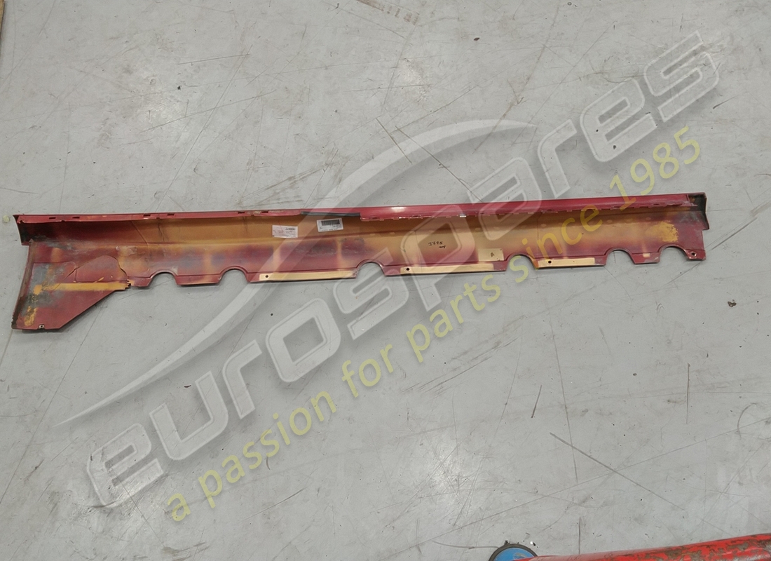 cache-culbuteur lamborghini endommagé, gauche. numéro de pièce 400853563 (1)
