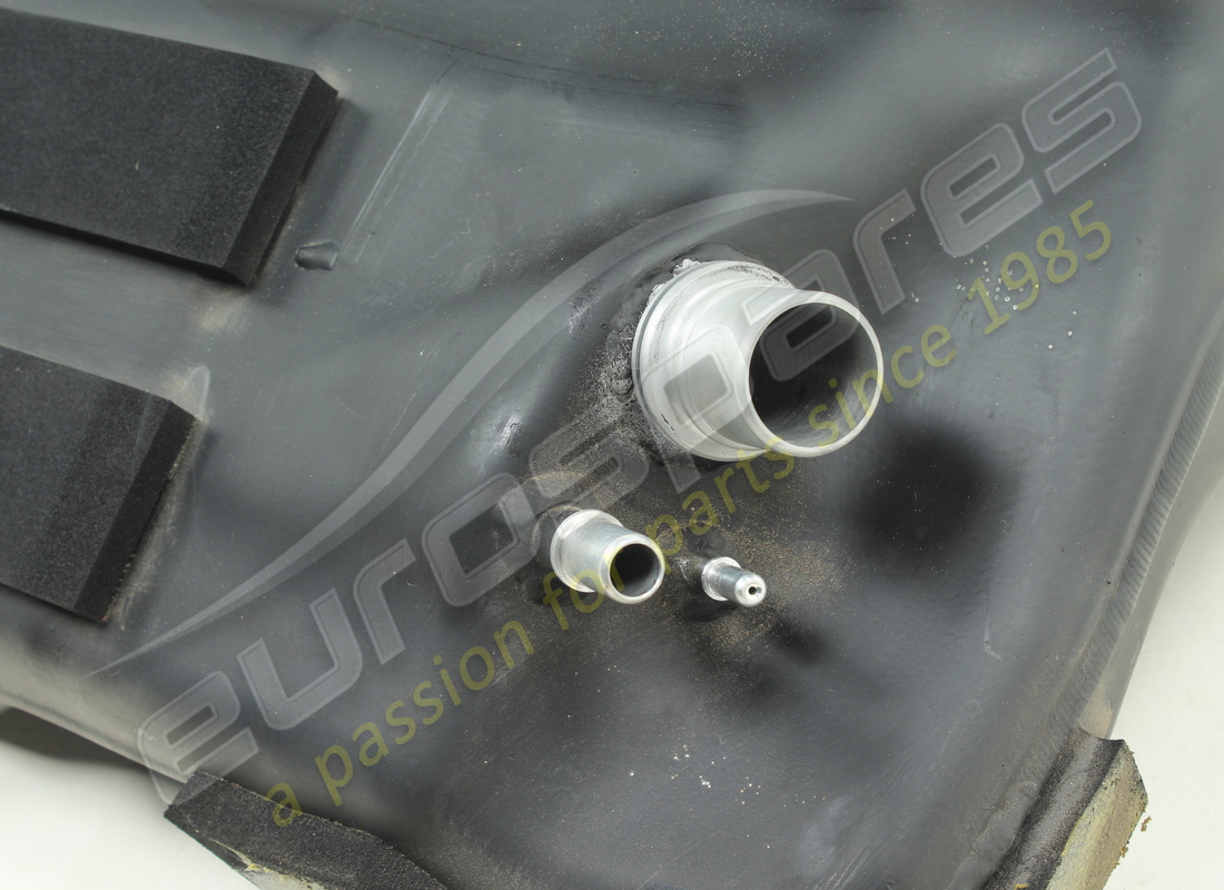 réservoir de carburant ferrari utilisé. numéro de pièce 335838 (2)