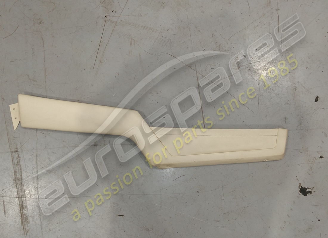UTILISÉ Ferrari BOUCLIER DE TAPIS INFÉRIEUR DROIT. NUMÉRO DE PIÈCE 63521304 (1)