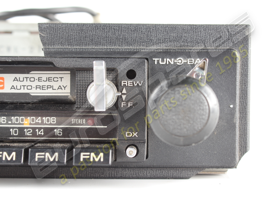 radio ferrari endommagée avec plafond à cassette. numéro de pièce 119701 (4)