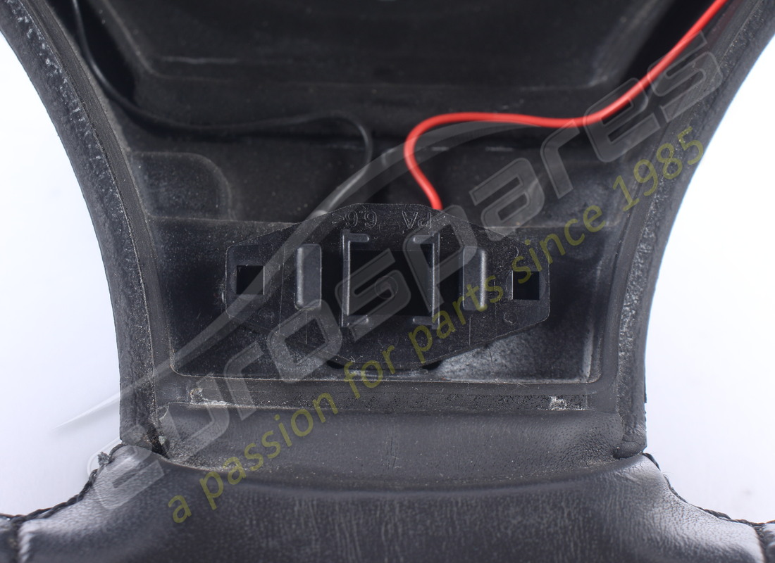 ENSEMBLE DE VOLANT DE ASTON MARTIN UTILISÉ. NUMÉRO DE PIÈCE 4G433600AB (4) ensemble de volant de aston martin utilisé. numéro de pièce 4g433600ab (4)