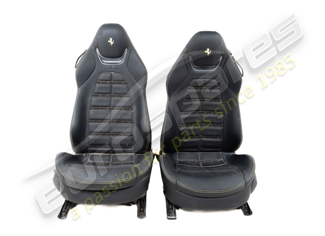 UTILISÉ Eurospares PAIRE DE SIÈGES PORTOFINO RHD EN NOIR. NUMÉRO DE PIÈCE EAP1450352 (1)