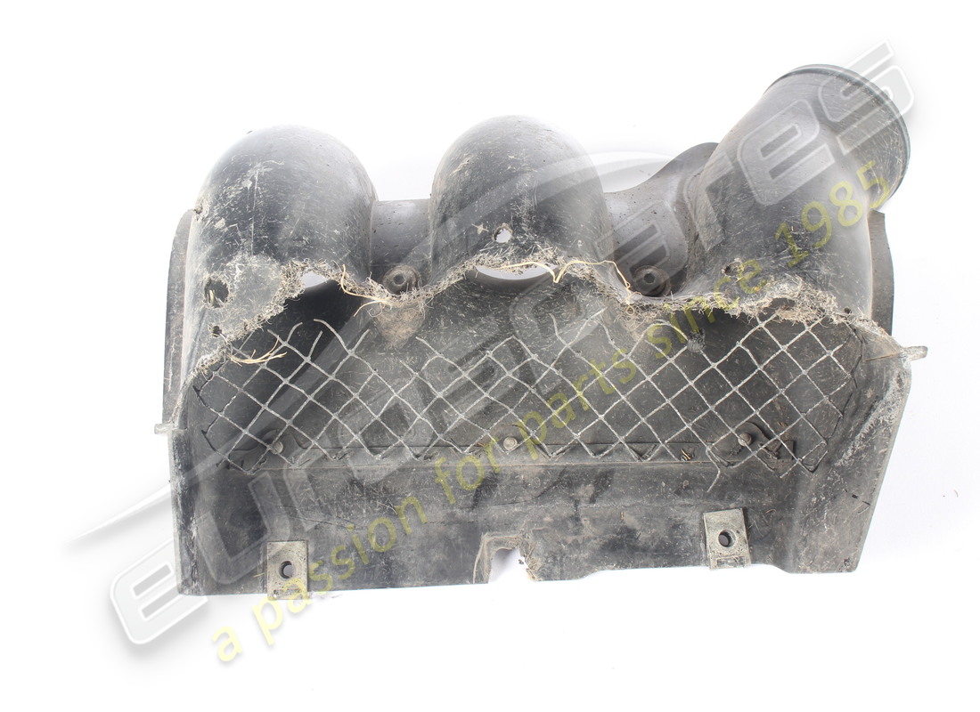 conduit gauche ferrari endommagé. numéro de pièce 84045100 (2)