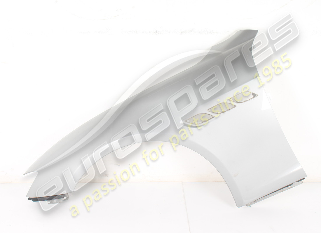 UTILISÉ Maserati AILE GAUCHE. NUMÉRO DE PIÈCE 673002040 (1)