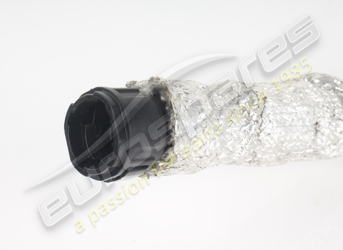 UTILISÉ FERRARI TUYAU DE RETOUR FRÉON VERS COMPRES. NUMÉRO DE PIÈCE 86854500 (3) utilisé ferrari tuyau de retour fréon vers compres. numéro de pièce 86854500 (3)