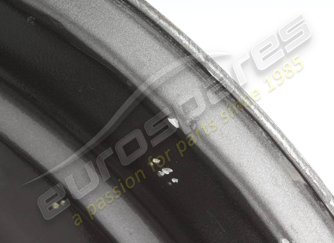 UTILISÉ FERRARI JANTE AVANT. NUMÉRO DE PIÈCE 275585 (11) utilisé ferrari jante avant. numéro de pièce 275585 (11)