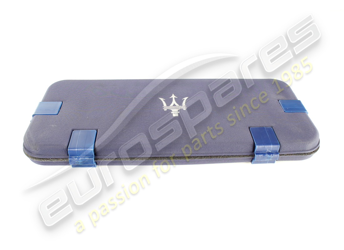 mallette à outils d'occasion maserati. numéro de pièce 670004531 (2)