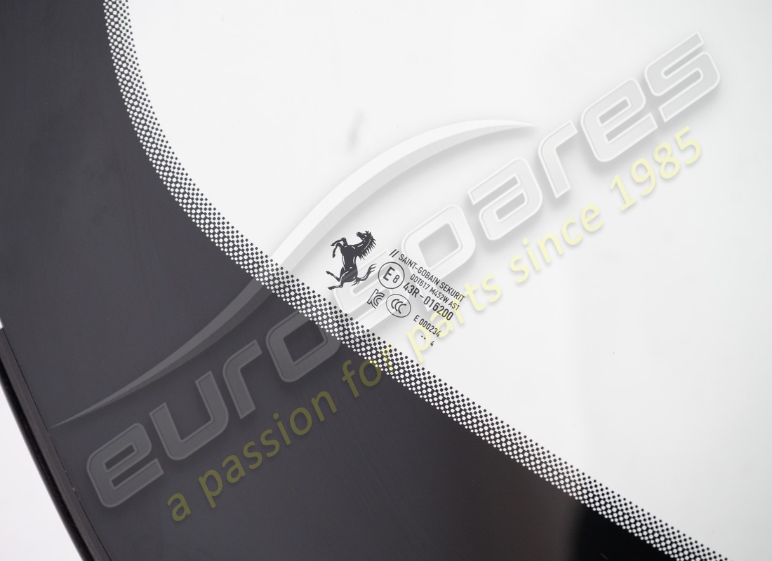 pare-brise complet d'occasion ferrari. numéro de pièce 985883352 (2)