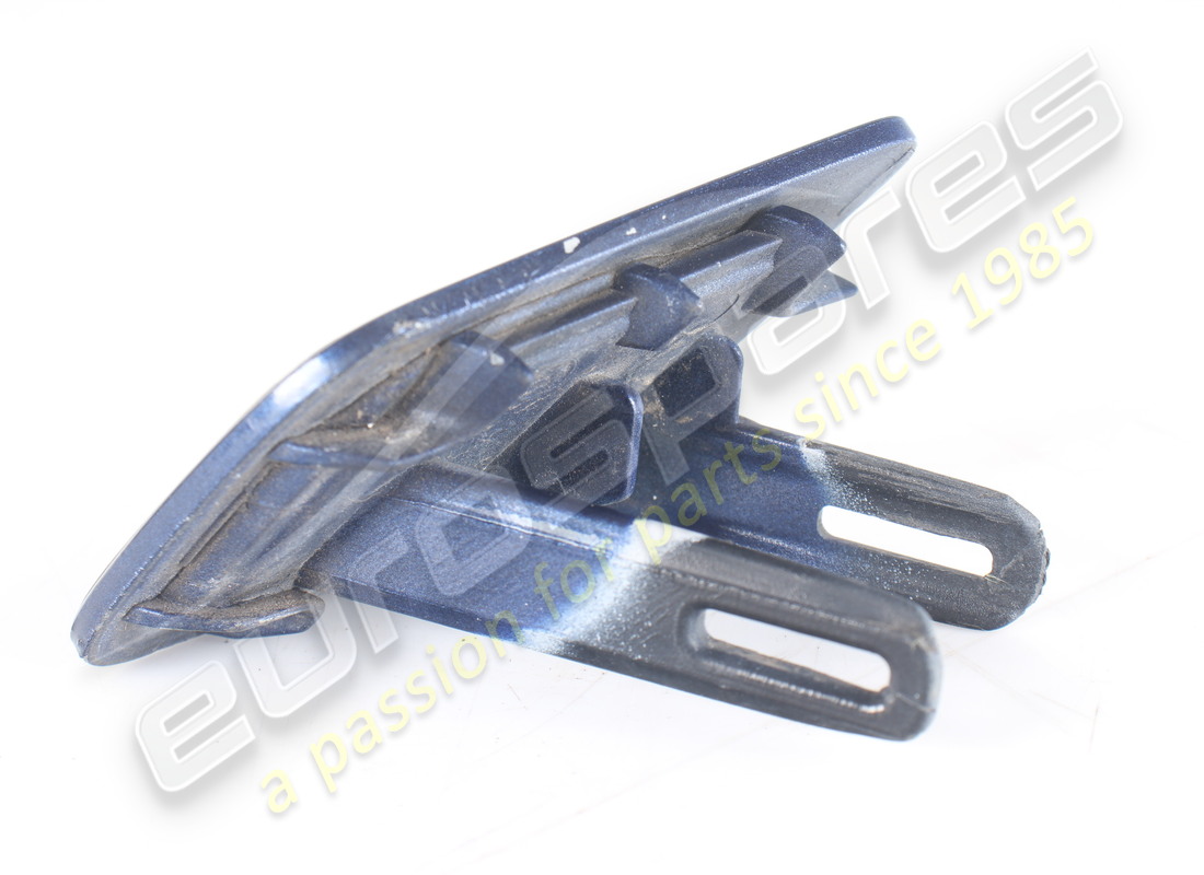 CACHE DE RONDELLE -PHARE DROIT D'OCCASION FERRARI. NUMÉRO DE PIÈCE 87406810 (2) cache de rondelle -phare droit d'occasion ferrari. numéro de pièce 87406810 (2)