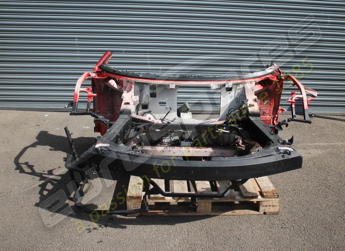 UTILISÉ Eurospares Ferrari F8 CHÂSSIS AVANT . NUMÉRO DE PIÈCE EAP1390088 (1)