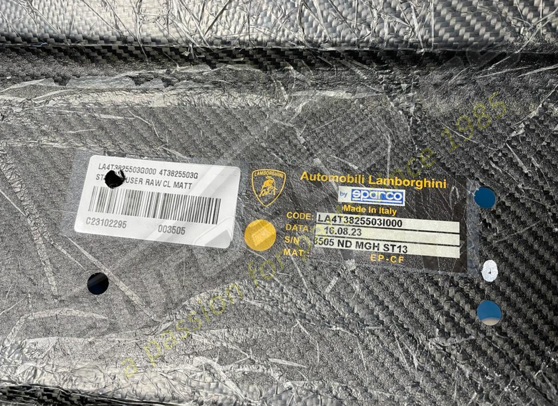 nouveau diffuseur en carbone mat lamborghini. numéro de pièce 4t3825503k (4)