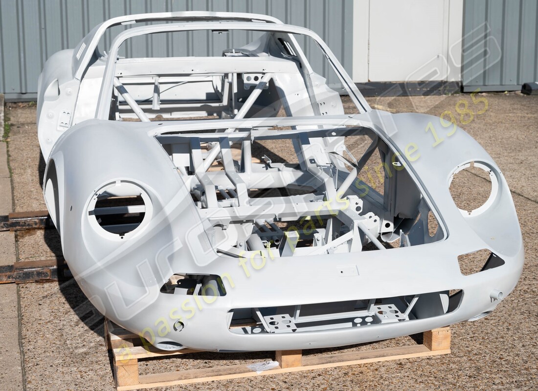 châssis et carrosserie gts d'occasion ferrari. numéro de pièce 20277100 (2)