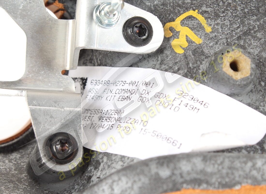 garniture de commandes latérales droit ferrari utilisé | cuoio [cacher] (364011888). numéro de pièce 85910729 (3)