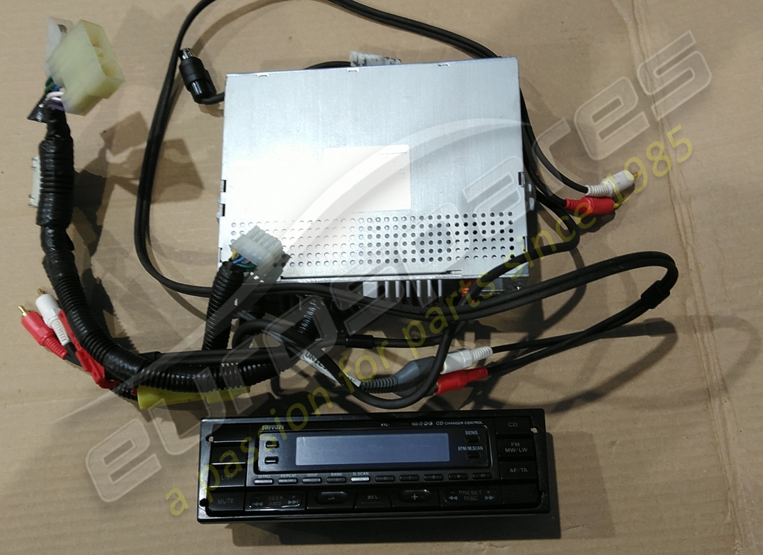 tuner radio/cd ferrari utilisé. numéro de pièce 155712 (4)