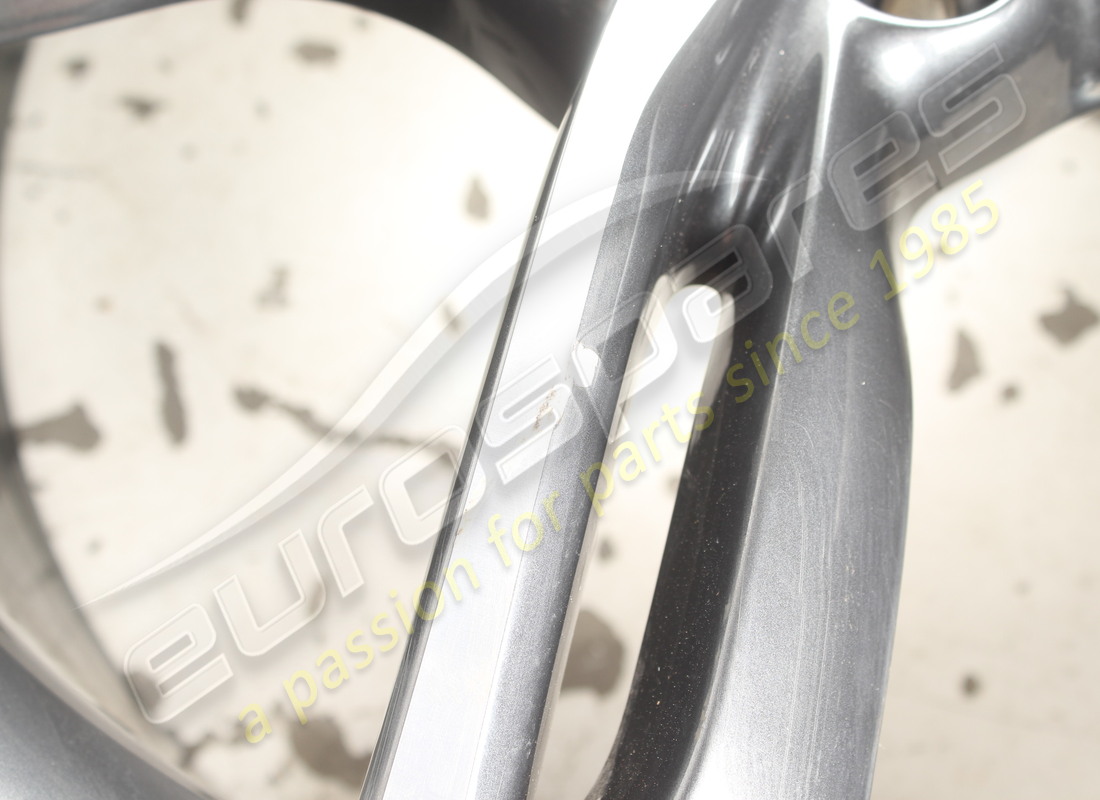 endommagé ferrari cerchio forg ant sx t gris d. numéro de pièce 986211 (4)