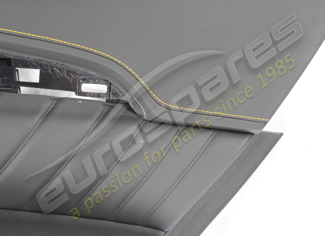 ensemble de panneau de porte arrière droit d'occasion maserati. numéro de pièce 670225938 (2)