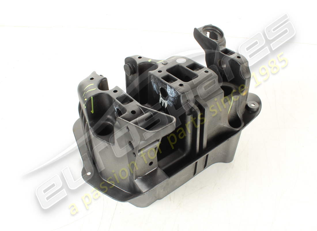 support de pédalier d'occasion maserati. référence 204192 (2)