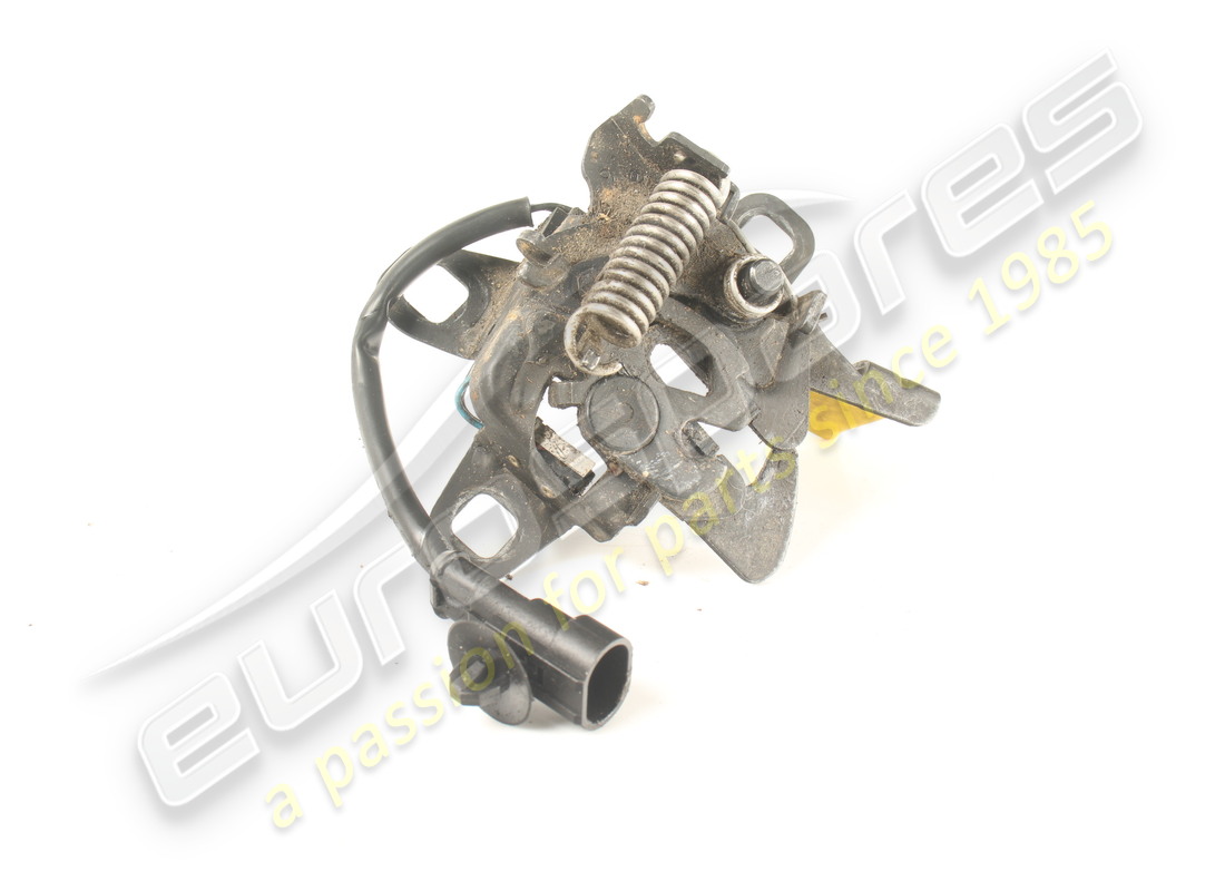 serrure de capot moteur d'occasion maserati. numéro de pièce 670003116 (2)