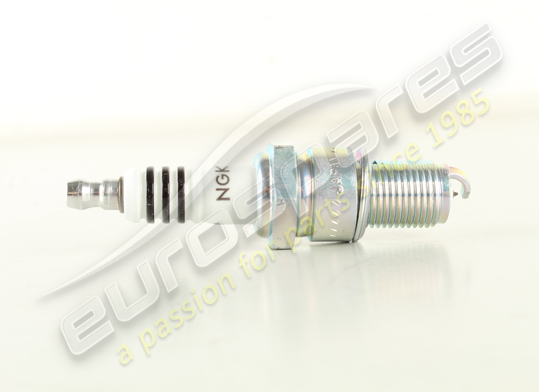 bougie d'allumage en iridium neuve ngk (à vis). référence 119492 (4)