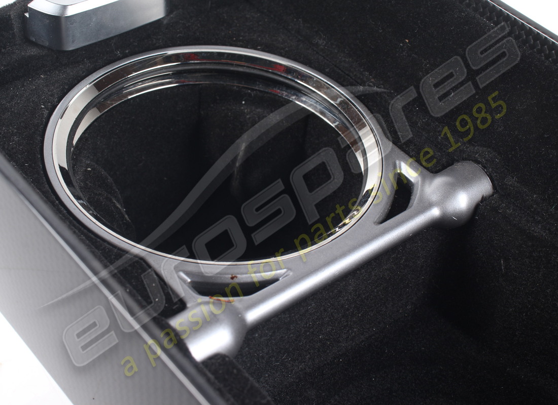 CONTENEUR AVANT D'OCCASION FERRARI. NUMÉRO DE PIÈCE 88042500 (11) conteneur avant d'occasion ferrari. numéro de pièce 88042500 (11)