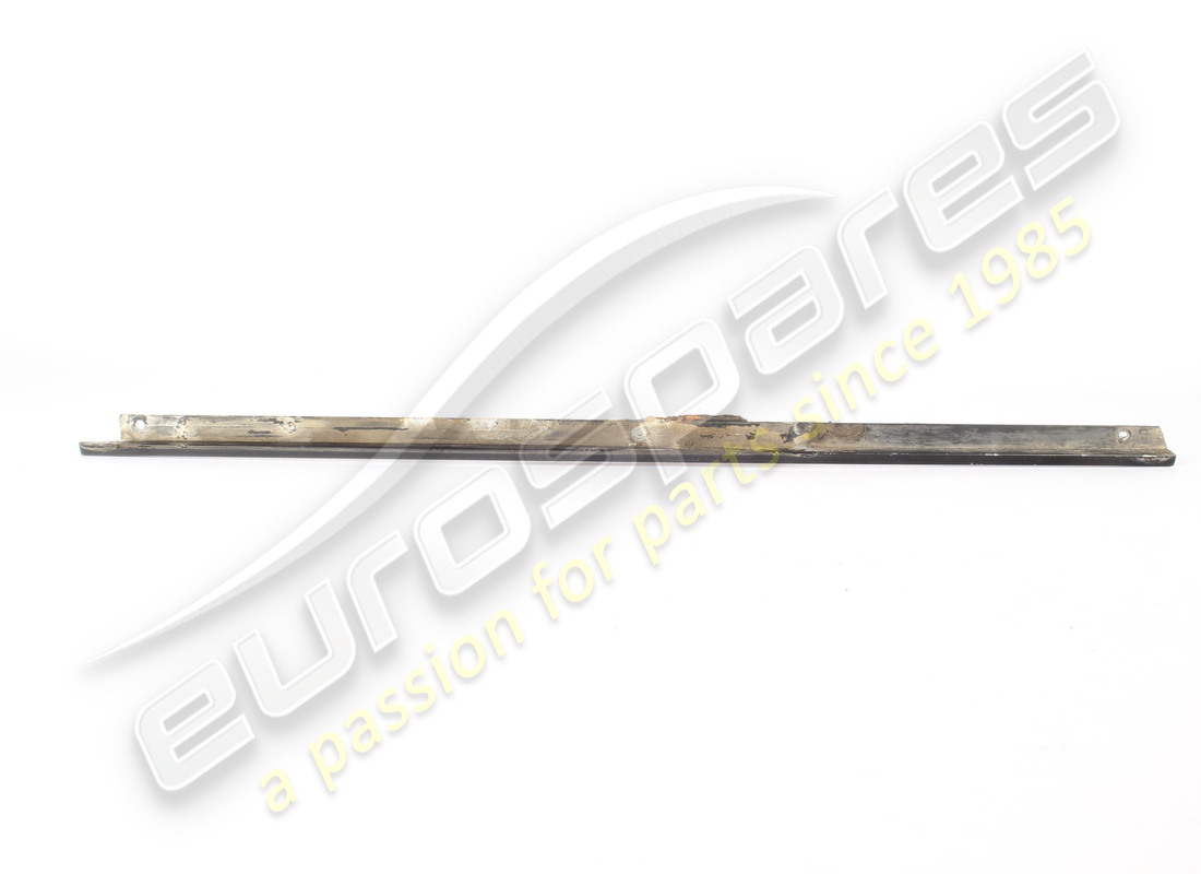 MOULURE INFÉRIEURE ARRIÈRE GAUCHE GTB D'OCCASION Ferrari. NUMÉRO DE PIÈCE 60267903 (1)