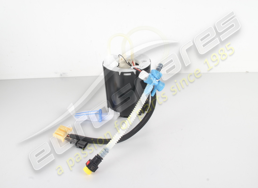 nouvelle pompe à carburant mclaren (gauche). référence 1211k0027cp (1)