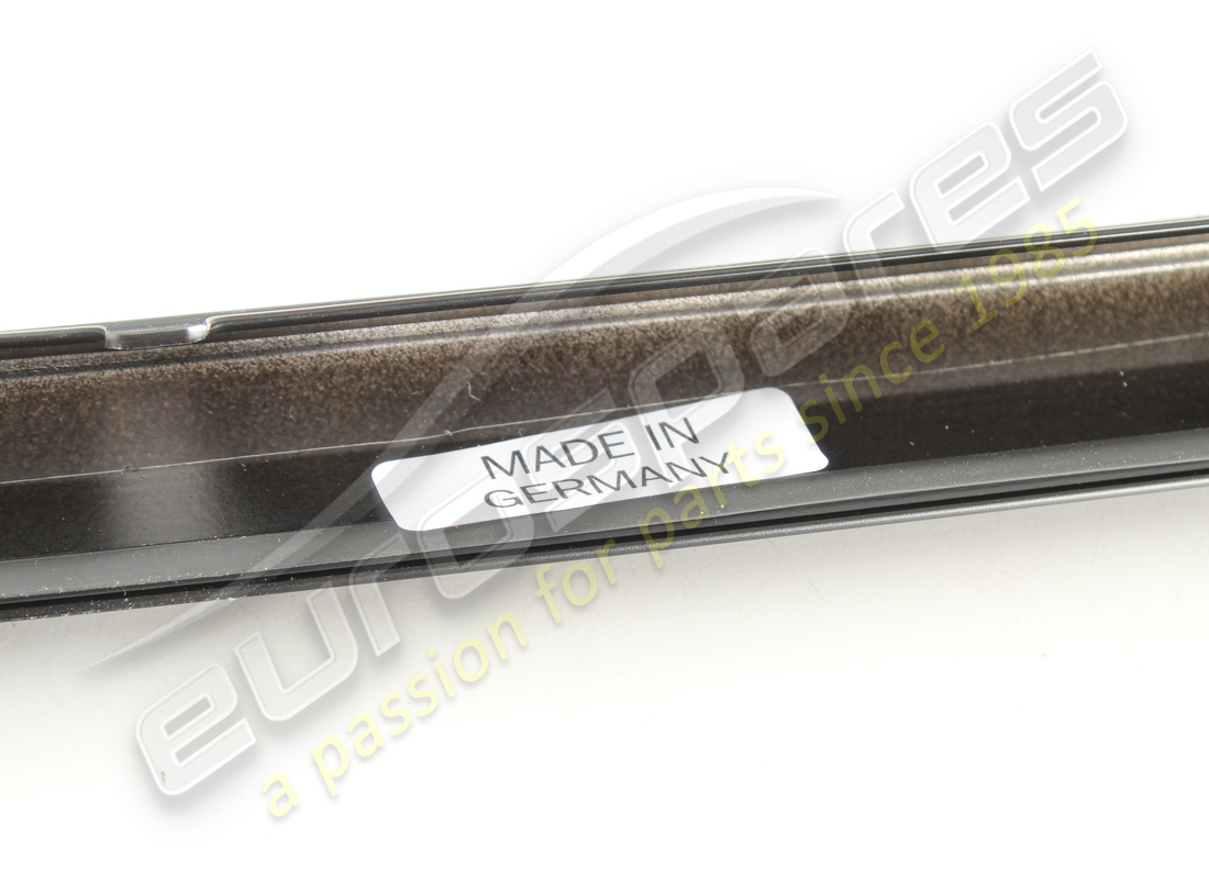 NOUVELLE MOULURE DÉCORATIVE PORSCHE - F 92-CN402 198>> - F 93-CN100 306>> - D >> - MJ 1982. RÉFÉRENCE 94455904300 (4) nouvelle moulure décorative porsche - f 92-cn402 198>> - f 93-cn100 306>> - d >> - mj 1982. référence 94455904300 (4)