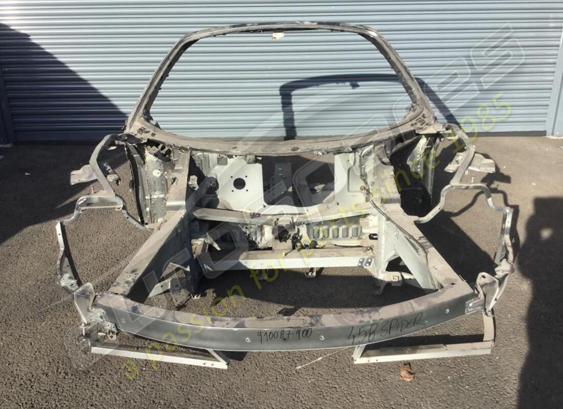 UTILISÉ Ferrari CHÂSSIS AVANT. NUMÉRO DE PIÈCE 985288636 (1)