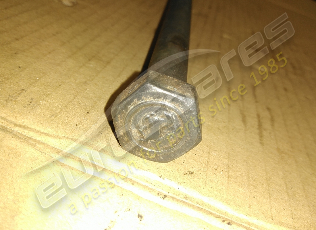 vis ferrari utilisée. numéro de pièce 136218 (2)