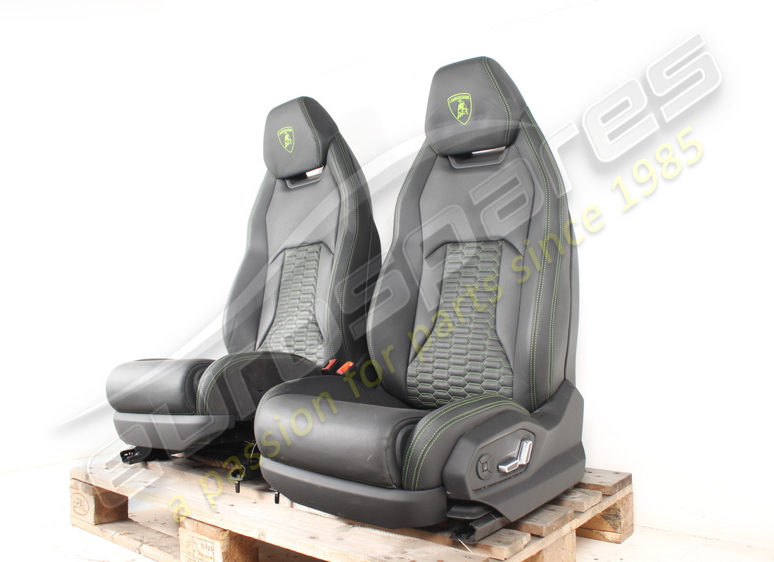 ensemble de sièges complet d'occasion eurospares urus. numéro de pièce eap1227394 (4)