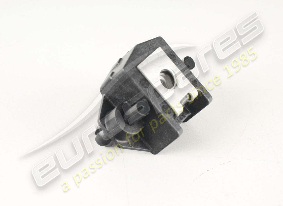 nouveau support porsche. numéro de pièce 992121277 (1)
