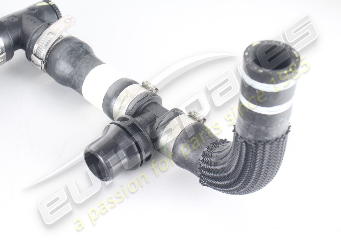 NOUVEAU MASERATI MANCHON DE RETOUR D'EAU DE HEA. NUMÉRO DE PIÈCE 670037573 (3) nouveau maserati manchon de retour d'eau de hea. numéro de pièce 670037573 (3)