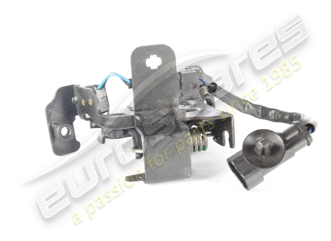 serrure latérale de capot avant d'occasion maserati. numéro de pièce 670009673 (2)