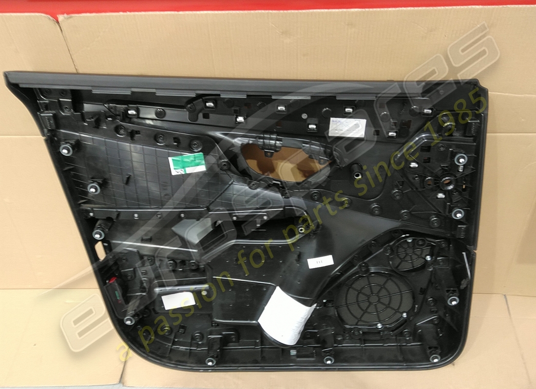 panneau de porte eurospares utilisé, encastrement de poignée et grille de haut-parleur. numéro de pièce eap1384188 (2)