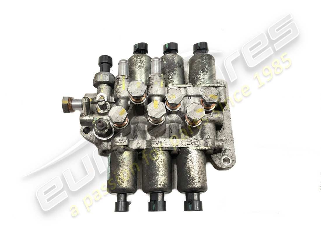 BLOC DE VALVES D'OCCASION Lamborghini. NUMÉRO DE PIÈCE 086325181B (1)