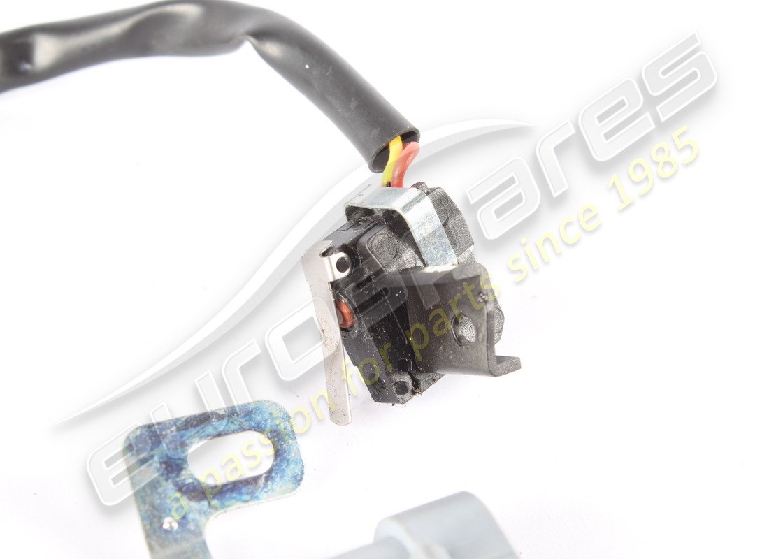 micro-interrupteur d'occasion ferrari pour verrouillage de porte. numéro de pièce 212584 (2)