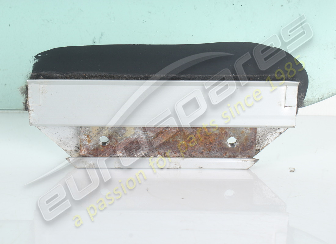 vitre de porte avant droite d'occasion maserati. numéro de pièce 377700630 (4)