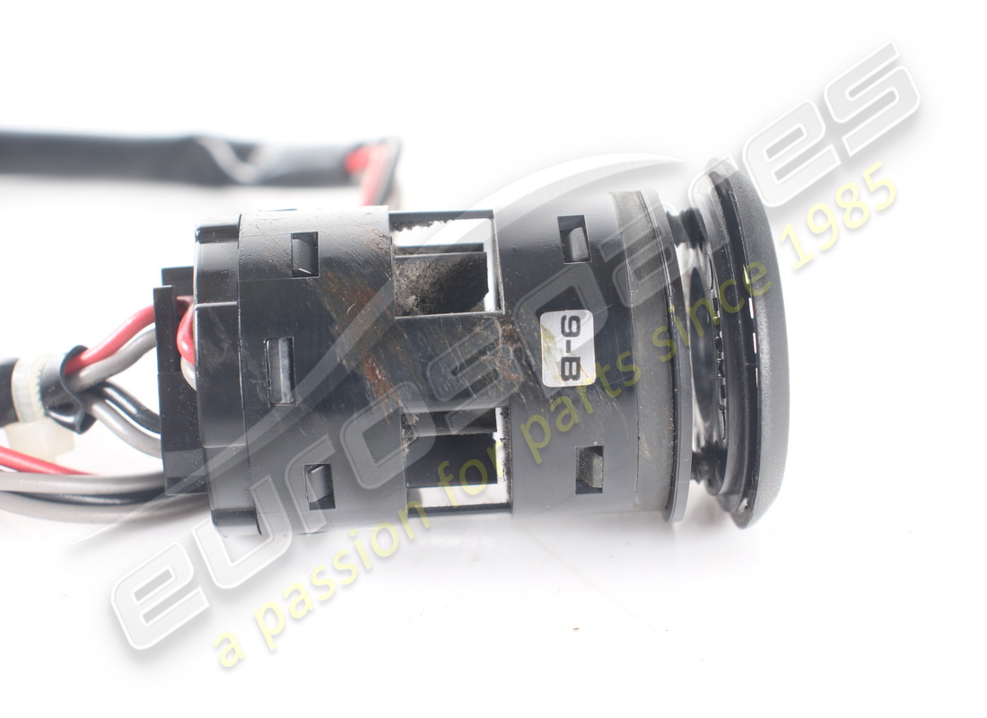 USED MASERATI PASSENGER COMP. TEMP. SENSOR. PART NUMBER 385500199 (3) used maserati passenger comp. temp. sensor. part number 385500199 (3)